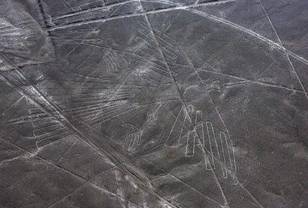 Археологи разгадали тайну воронок на плато наска
