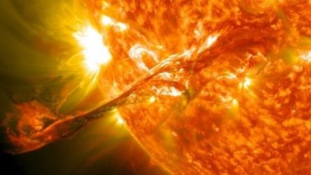 Магнитное поле солнца защитило землю от корональных выбросов