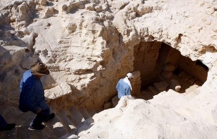 На севере египта обнаружена гробница времен александра македонского