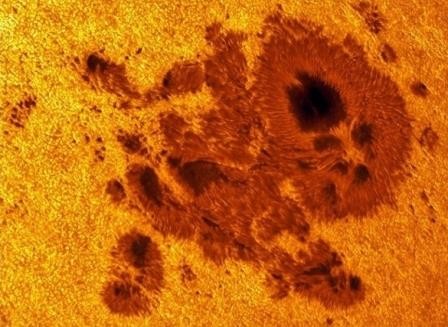 На солнце обнаружили пятно, размером с 10 наших планет