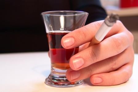 Подорожание сигарет привело к понижению употребления спиртного