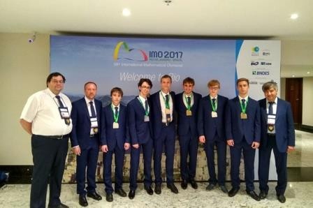 Шесть российских школьников стали призерами международной олимпиады по математике
