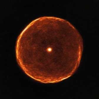 Телескоп alma получил снимок необычной звезды, похожей на глаз