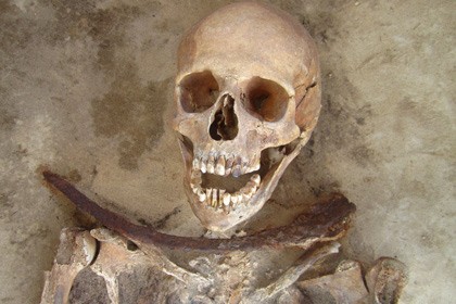 В польше исследовали могилы «вампиров» с серпами на шеях