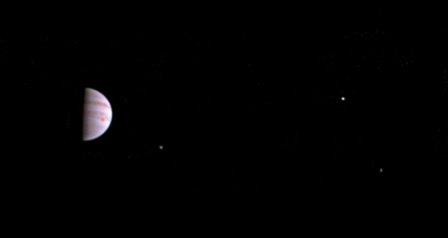 Зонд juno передал первый снимок юпитера после выхода на орбиту планеты