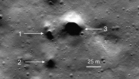 Зонд наса нашел следы потухших вулканов на северном полюсе луны